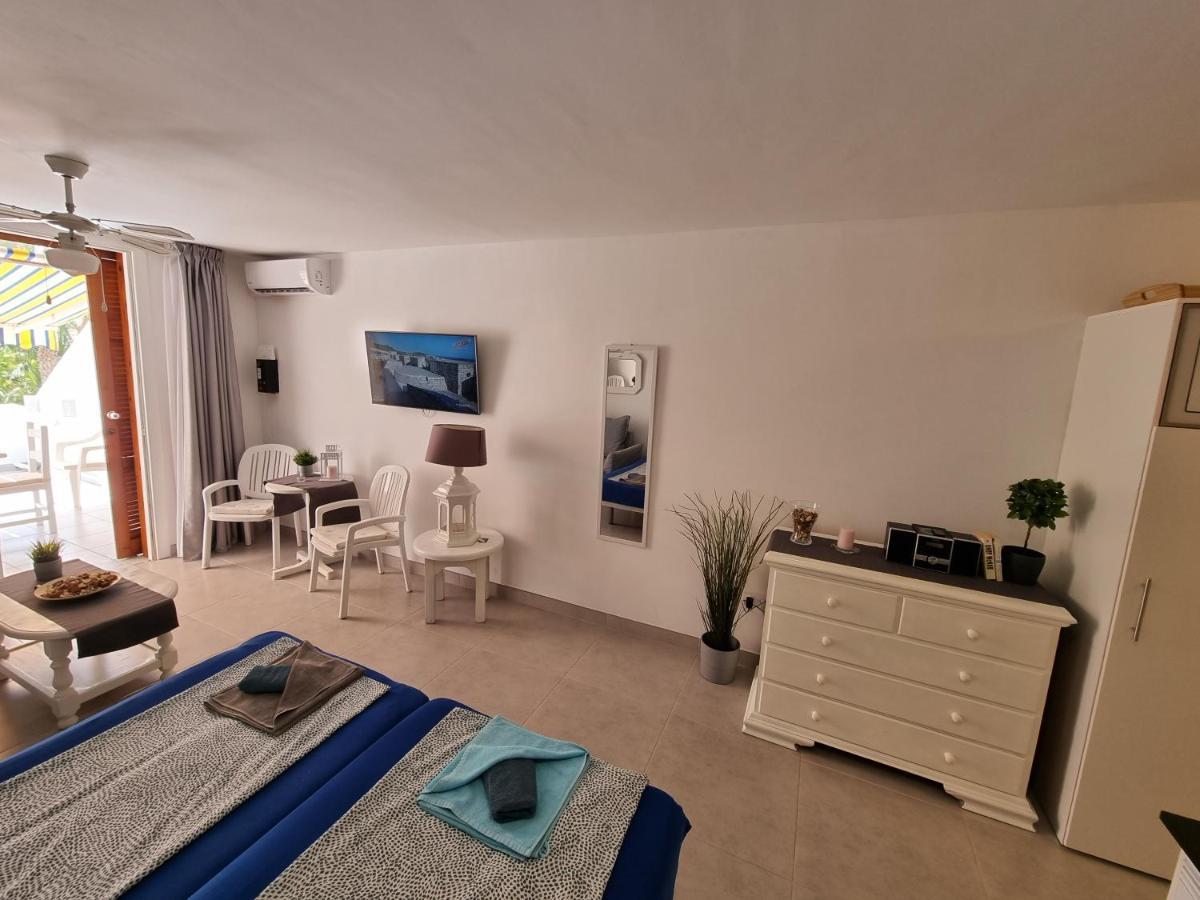 بلايا ذي لاس أميريكاس Studio No 2 Just 100 To Beach And Sea, Large Terrace, Heated Pool, Wifi, Aircondition For A Fee المظهر الخارجي الصورة
